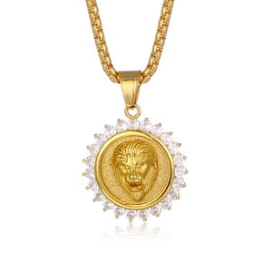 Collana hip hop placcata oro con testa di leone e zirconi AAA su catena a maglie quadre