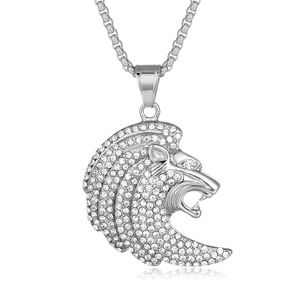 Collier avec pendentif tête de lion argenté hip hop serti de zircones cubiques