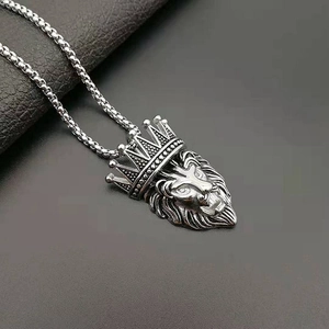 Hip hop lion head necklace with crown pendant in vintage silver titanium steel