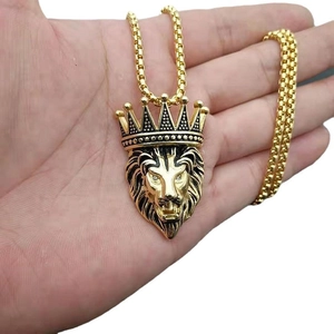 Hip hop lion head pendant necklace with crown and crystals in gold plated titanium steel
