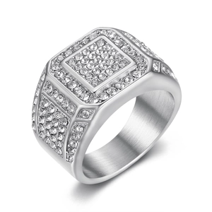 Bague carrée de luxe en acier titane argenté avec pavage de diamants pour hommes