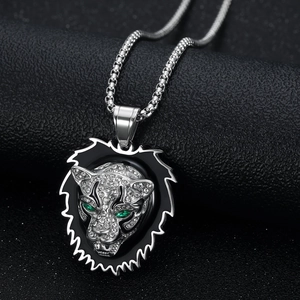 Collier avec pendentif tête de léopard hip-hop, yeux verts et chaîne argent