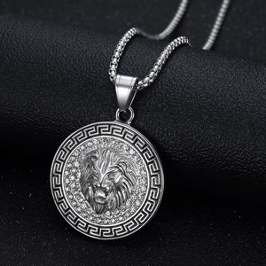 Collier médaillon tête de lion argenté avec zircons brillants et chaîne maille vénitienne