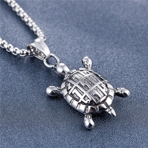 Vintage silver sea turtle pendant necklace in stainless steel with geometric shell details