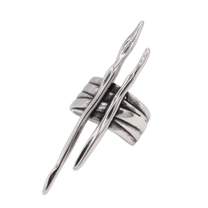Retro titanium steel ring for men with vintage silver finish and cross needle design