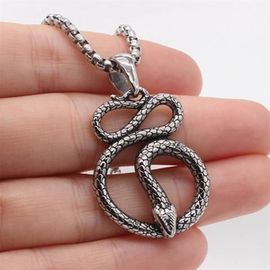 Vintage gothic snake pendant necklace in stainless steel with detailed scales and box chain