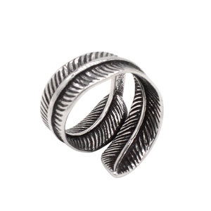 Retro vintage feather turquoise ring in oxidized titanium steel with a spiral wrap design