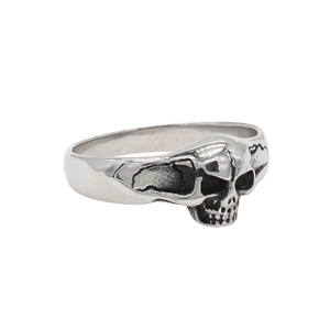 Vintage silver skull ring in stainless steel with retro gothic relief and polished finish