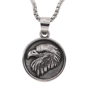 Vintage 316 Stainless Steel Eagle Head Relief Round Pendant For Men Retro Punk Silver Color Animal Jewelry Pendant Only