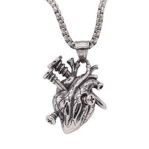 Collier avec pendentif cœur anatomique gothique vintage et détails de vis pour homme