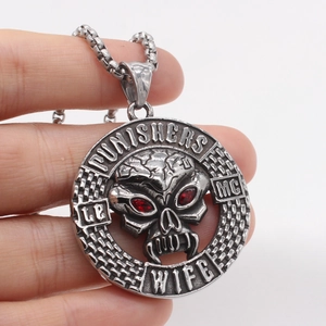 Collier tête de mort biker en acier inoxydable avec pierres rouges et gravure