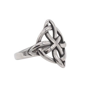 Retro Triquetra Celtic knot openwork ring in silver-toned stainless steel for men and women