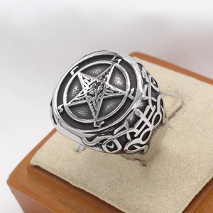 Vintage Herrenring aus Edelstahl mit Pentagramm, Ziegenkopf und Keltenknoten