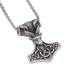 Pendentif vintage Viking Mjölnir avec tête de bélier et motifs de nœuds celtiques