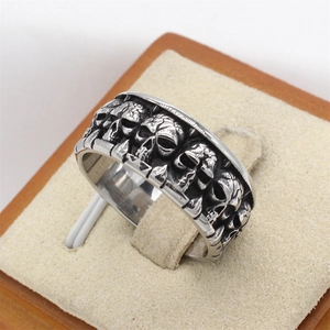 Vintage gothic skull ring in stainless steel with detailed embossed punk carvings