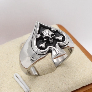 Retro punk spade ace skull ring in polished stainless steel for men's biker fashion
