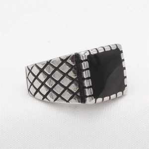 Retro men's stainless steel ring with black square stone and diamond-pattern texture