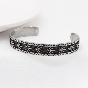 Vintage maple leaf engraved stainless steel cuff bracelet for men in silver finish