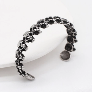 Retro gothic skull open bangle bracelet in oxidized silver finish for men