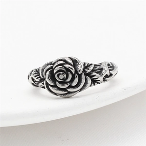 Vintage rose flower ring in silver stainless steel with engraved petal details