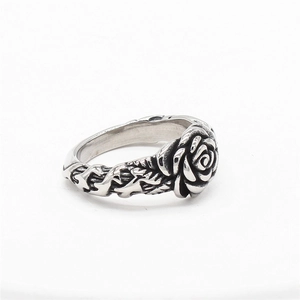 Retro stainless steel rose ring featuring vintage silver finish and thorn texture details