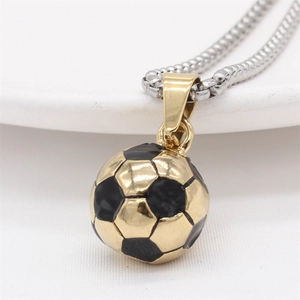 Collier pour hommes avec pendentif de football doré et noir et chaîne argentée