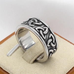 Bague Viking pour homme en acier inoxydable avec nœuds Triquetra et finition argentée