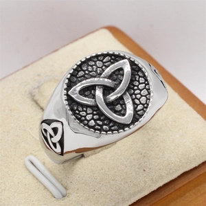 Vintage Viking stainless steel ring with Triquetra Celtic knot design in silver finish