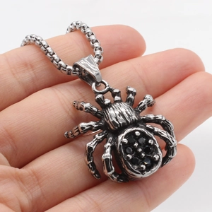 Retro spider pendant necklace in vintage steel finish with black gems and box chain