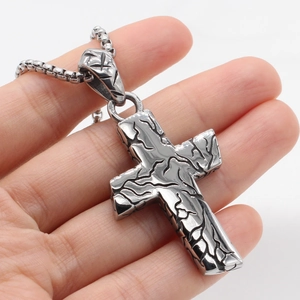 Retro stainless steel cross pendant with crackle texture on classic box chain