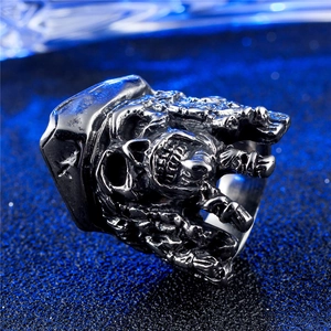 Retro stainless steel pirate captain skull ring for men with vintage oxidized silver finish