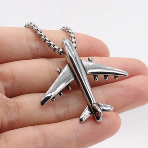Herren Vintage Flugzeug Anhänger Kette aus Titanstahl mit detailliertem Flugzeugmodell