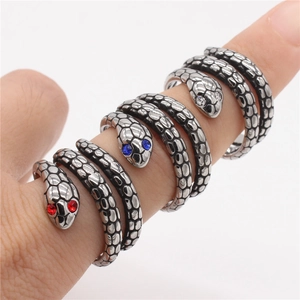 Anillo de serpiente retro plateado con ojos de piedras preciosas de tres colores