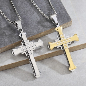 Collier Pendentif Grande Croix en Acier Titane Tendance pour Hommes Incrusté de Strass Bijoux Religieux Hip Hop Mode