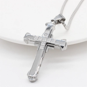 Pendentif croix en acier poli avec pierres de zircon et bouchon à vis pour crémation