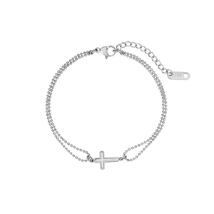 Détail du bracelet à double rangée de perles en acier inoxydable avec breloque en croix