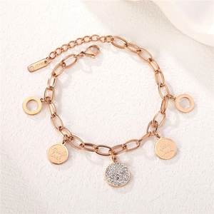 Elegante pulsera de la suerte en oro rosa con circonitas y cadena ajustable 18KGP