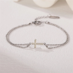 Bracelet minimaliste à perles argentées avec pendentif croix en nacre pour femmes