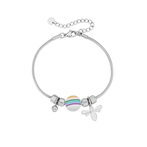 Détails du bracelet chaîne serpent argenté avec perle colorée et petit pendentif abeille