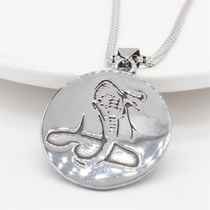 Men's retro stainless steel round pendant necklace featuring a 3D cobra totem design