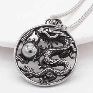 Collier Pendentif Dragon Chinois en Acier Inoxydable Vintage pour Hommes Rétro Collier Creux Rond Dragon Jouant la Perle