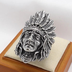 Vintage stainless steel Indian chief ring with detailed feather headdress for men