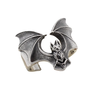 Vintage gothic stainless steel bat ring with distressed silver finish for men