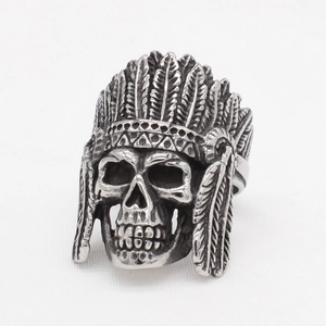 Retro Indian skull ring in silver stainless steel with detailed feather headpiece