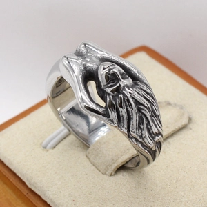 Vintage silver Medusa relief ring for men made of high-quality durable titanium steel