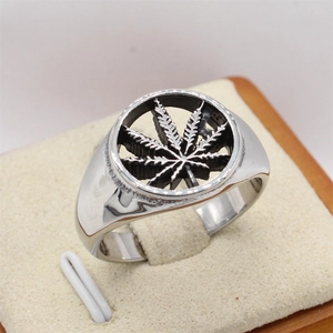 Vintage stainless steel openwork maple leaf ring for men with polished silver finish