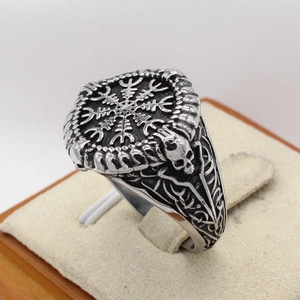 Retro Viking Vegvisir compass ring for men with skull relief in stainless steel
