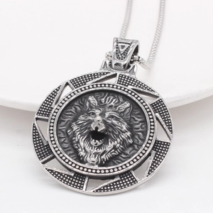 Collier rétro en acier inoxydable avec pendentif loup en relief pour hommes en argent