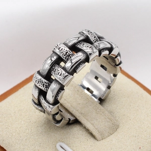 Retro stainless steel woven texture ring for men with vintage engraved patterns