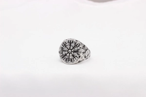 Detailed view of Viking Vegvisir compass ring with vintage hammered finish steel